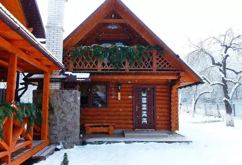 Majatalo Guest House Family Green