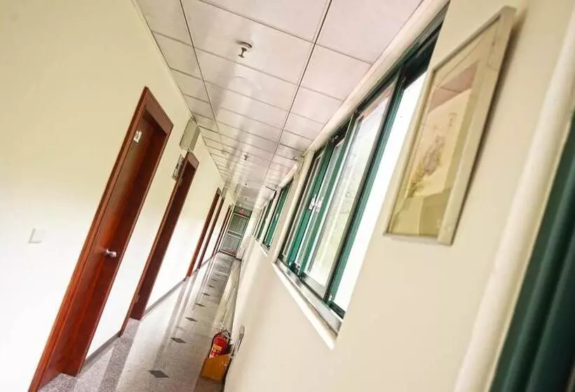 پانسیون Xanadu Hostel