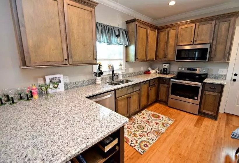 The Rookery Iii 4007  Flirty Flamingo  3 Br Cottage