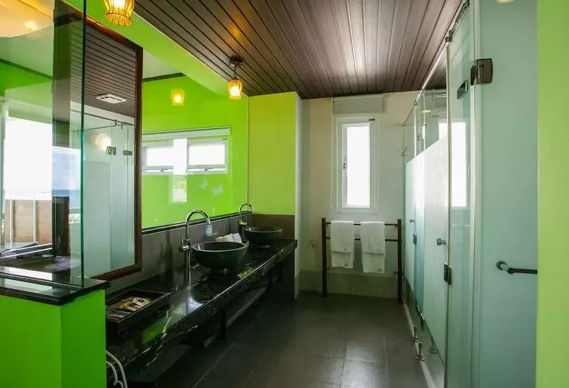 تختخواب و صبحانه Blue Sea Sunny Sea View Homestay