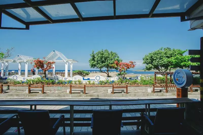 تختخواب و صبحانه Blue Sea Sunny Sea View Homestay