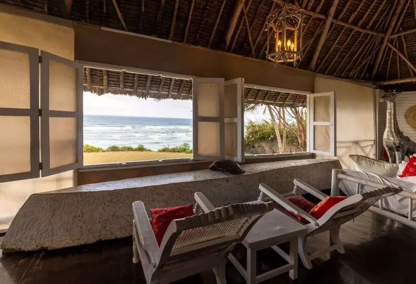 هتل Msambweni Beach House