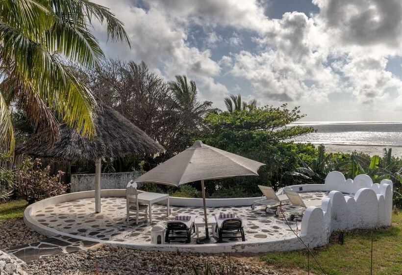 هتل Msambweni Beach House