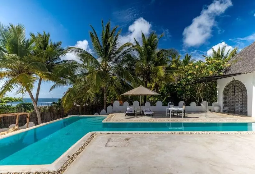 هتل Msambweni Beach House