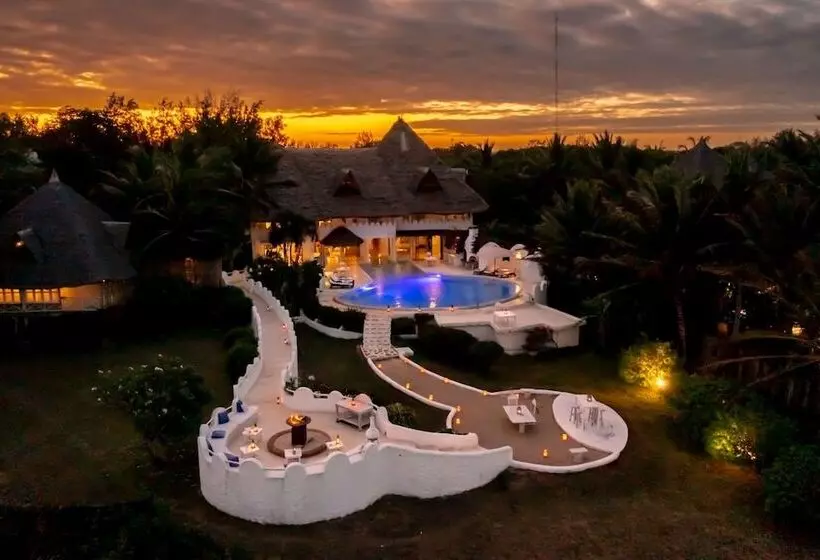 هتل Msambweni Beach House