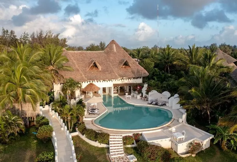 هتل Msambweni Beach House