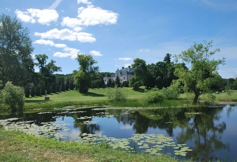 Hotelli Palac W Czyzowie Szlacheckim