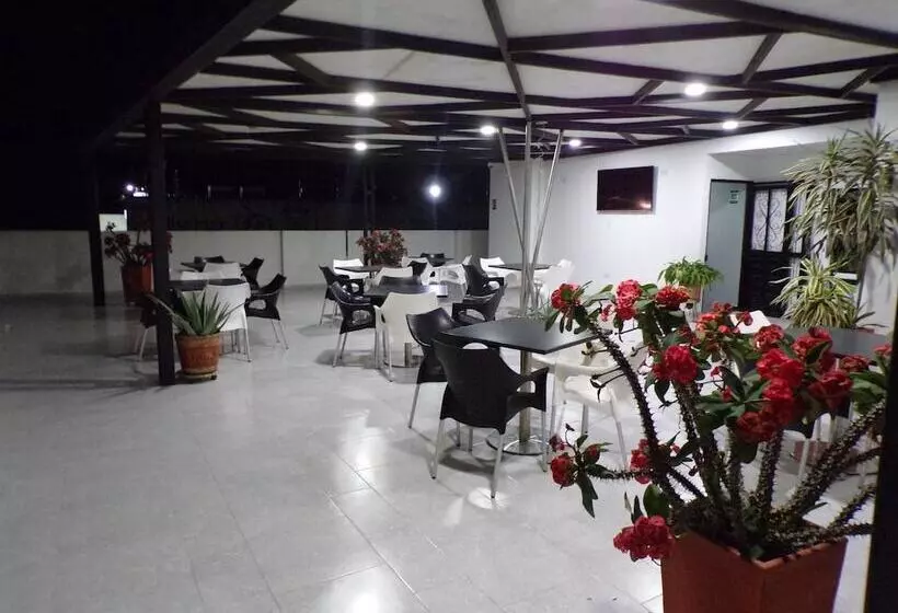 ホテル Santa Clara Ocaña
