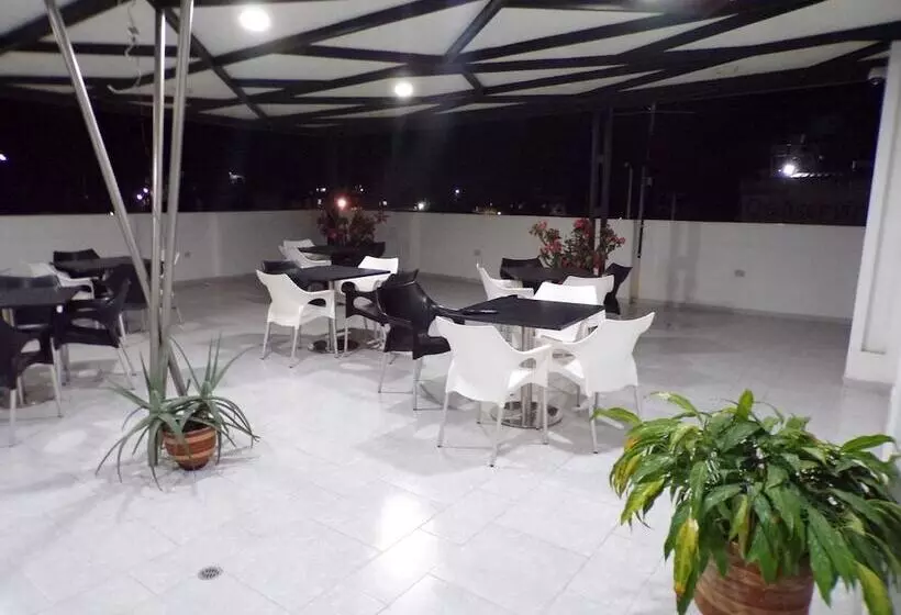 ホテル Santa Clara Ocaña