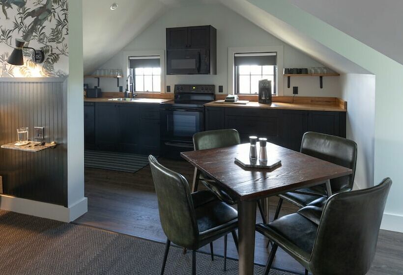 ホテル The Inn Downtown: A Boutique Apartment