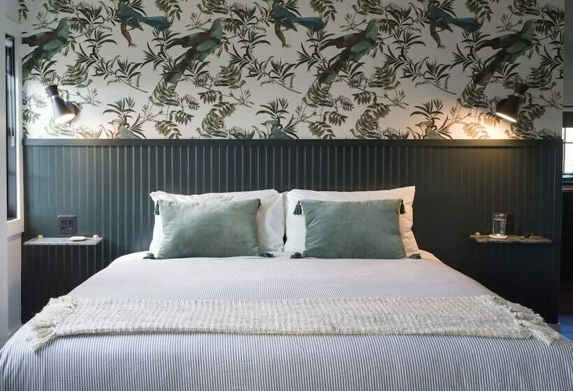 ホテル The Inn Downtown: A Boutique Apartment