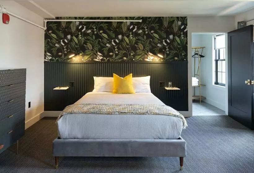 ホテル The Inn Downtown: A Boutique Apartment