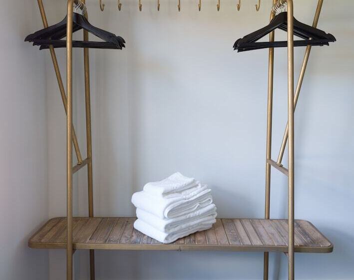 ホテル The Inn Downtown: A Boutique Apartment