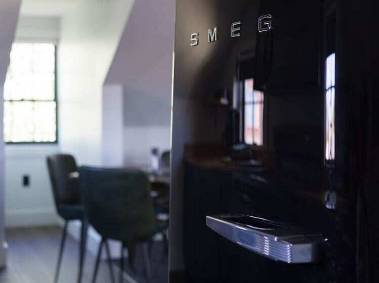 ホテル The Inn Downtown: A Boutique Apartment