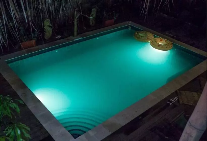La Natura Hostel