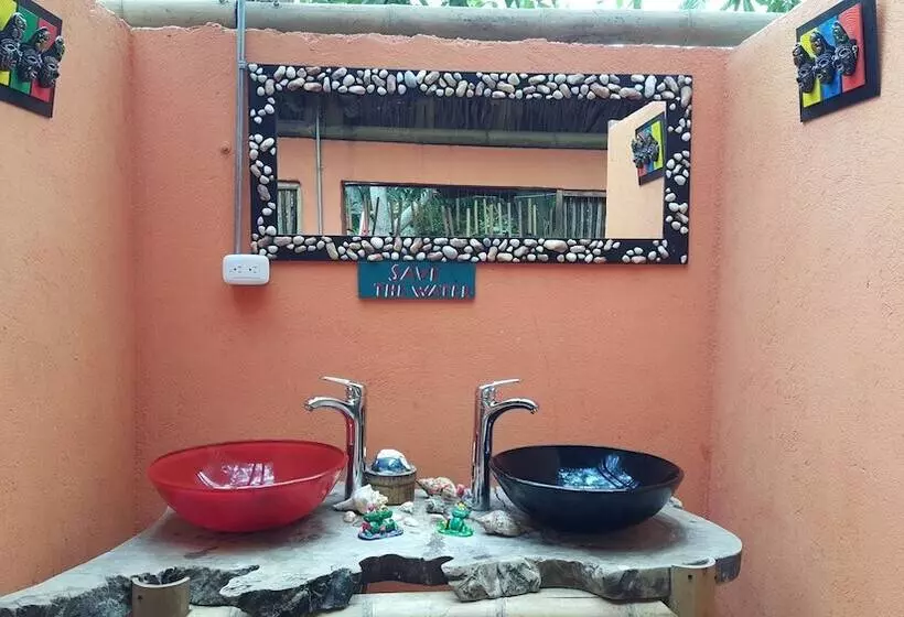 La Natura Hostel