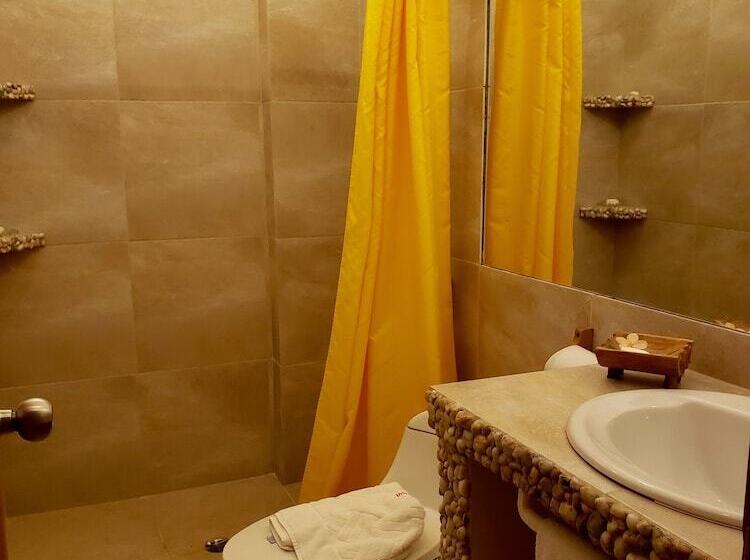 بنسيون Casa Ayangue