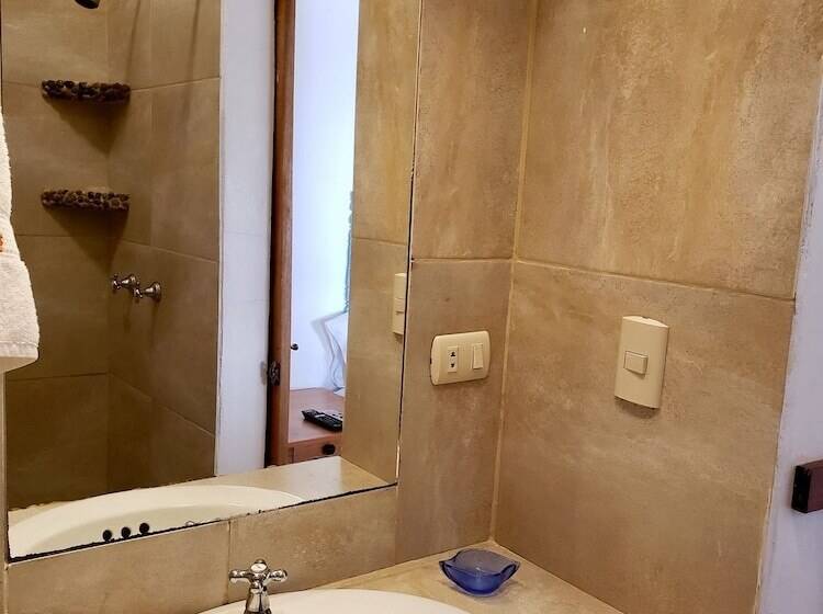 بنسيون Casa Ayangue