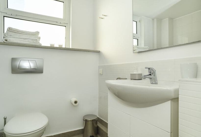 פנסיון The Coolest Loft & Terrace Varkiza Sv