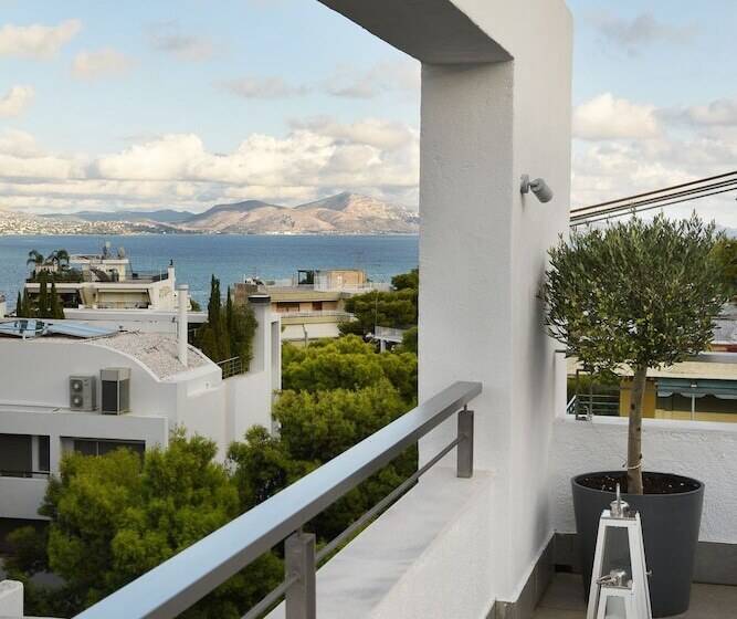 פנסיון The Coolest Loft & Terrace Varkiza Sv