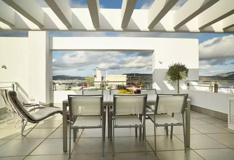 ペンション The Coolest Loft & Terrace Varkiza Sv