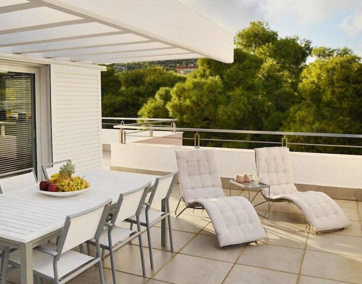 פנסיון The Coolest Loft & Terrace Varkiza Sv