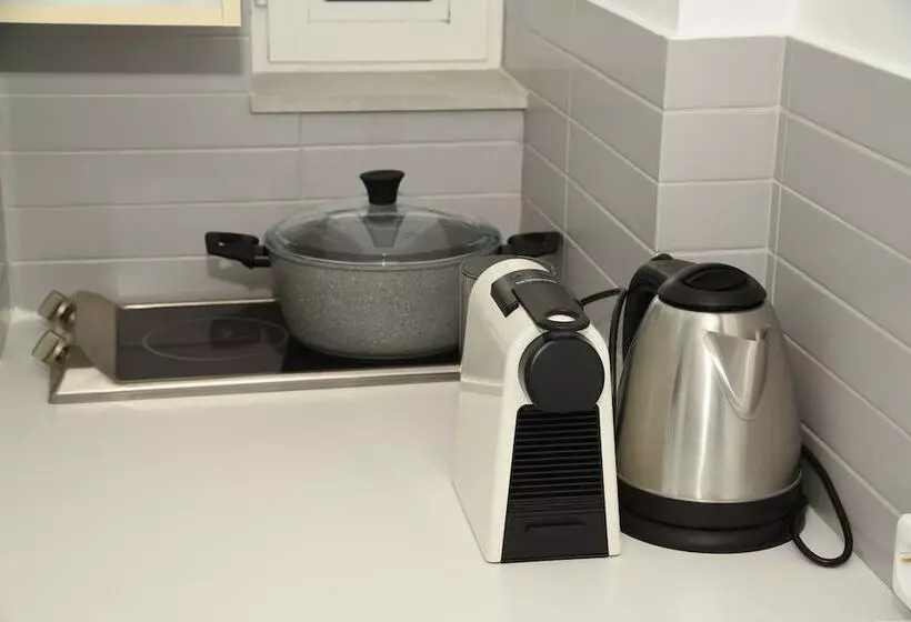 ペンション The Coolest Loft & Terrace Varkiza Sv