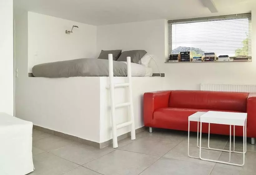 ペンション The Coolest Loft & Terrace Varkiza Sv