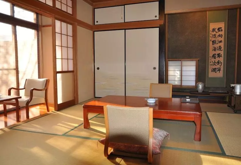 旅館 Seishohtei Shirasuna