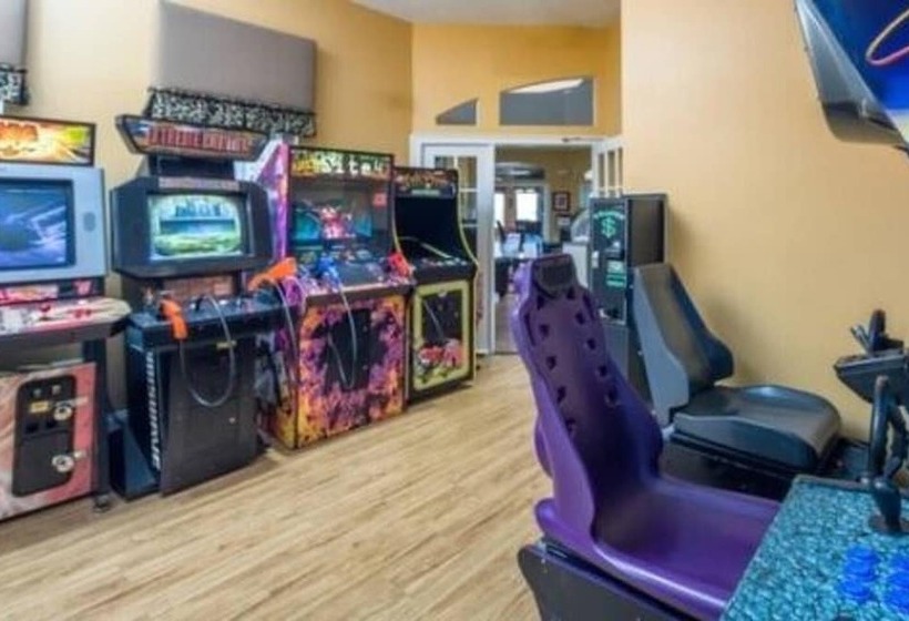 Emerald Island   7bd/4.5ba Pool Home   #7ei565