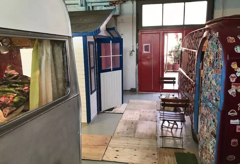 Hafentraum Indoorhostelcamp