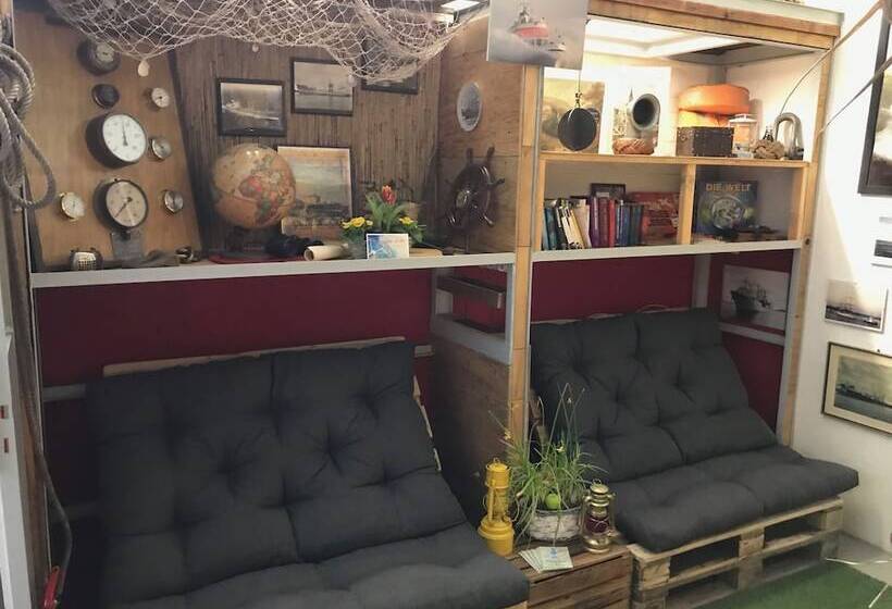 Hafentraum Indoorhostelcamp