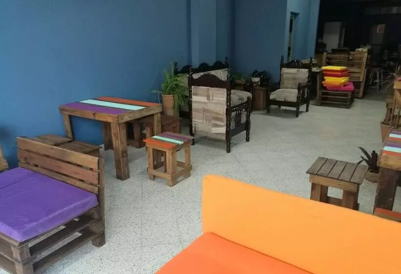 Hostal El Farol   Hostel