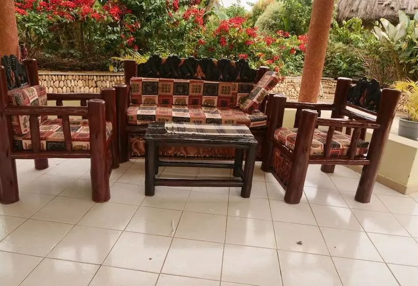 هتل Bwindi Cultural Centre