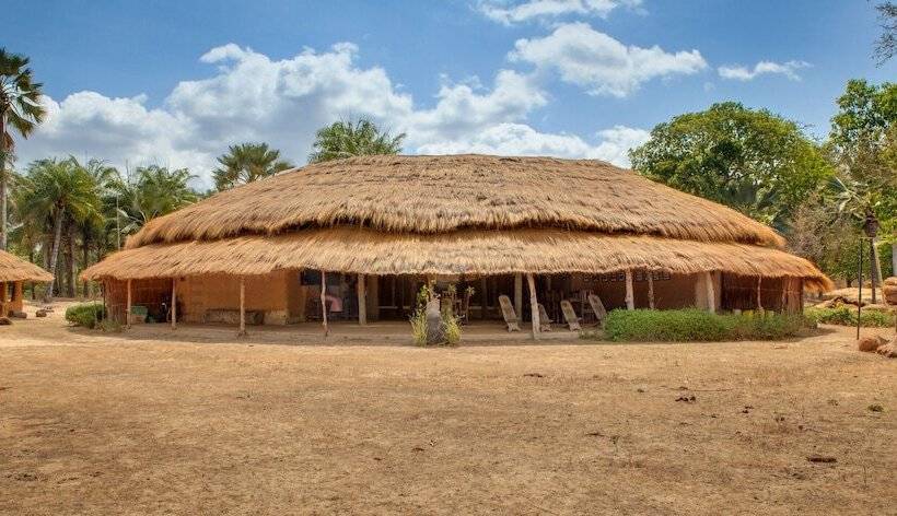 هتل Campement Solidaire De Seleki