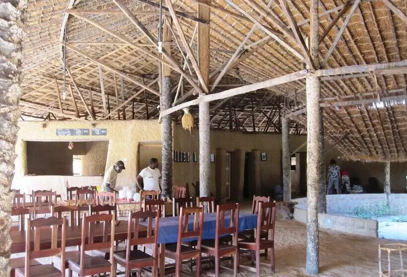 هتل Campement Solidaire De Seleki