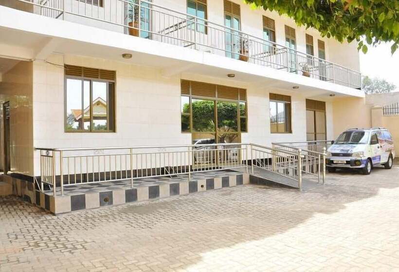 هتل Continental Iganga