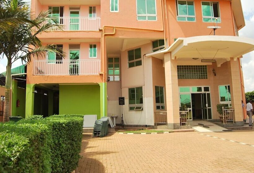 هتل Continental Iganga