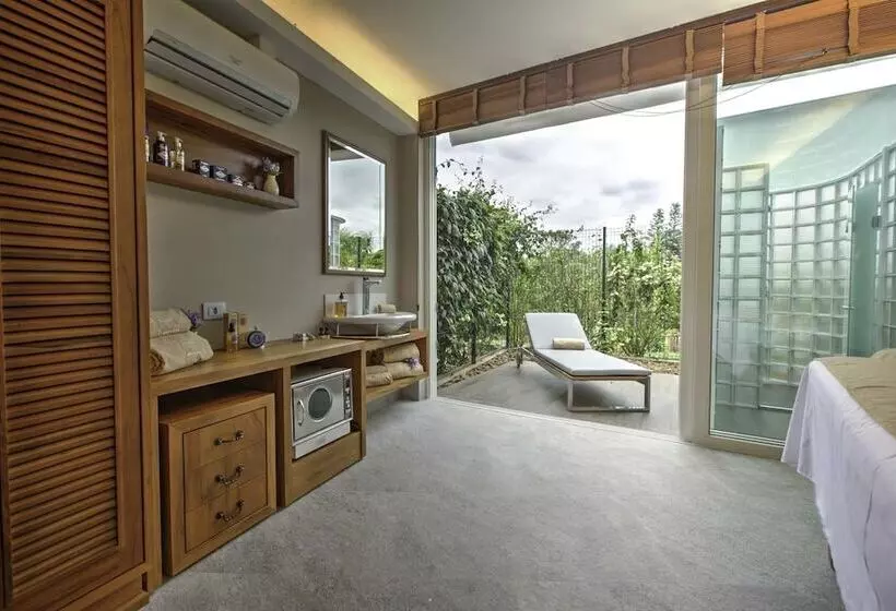 Hotelli Daj Resort & Marina