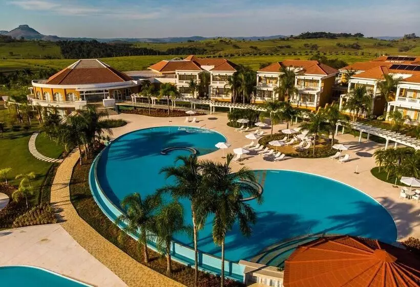 Hotelli Daj Resort & Marina