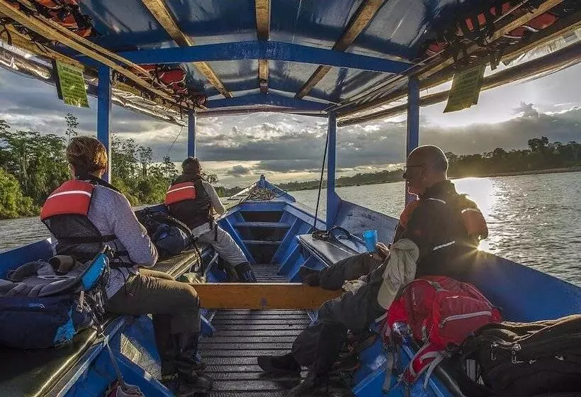 ホテル Tambopata Ecolodge