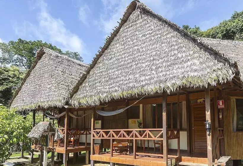 ホテル Tambopata Ecolodge