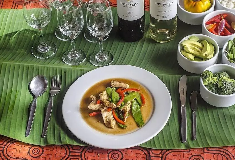 ホテル Tambopata Ecolodge