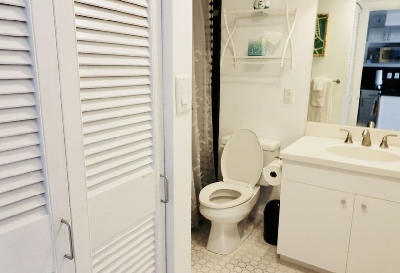 Ilikai Hotel Condo With Kitchen And Ocean View