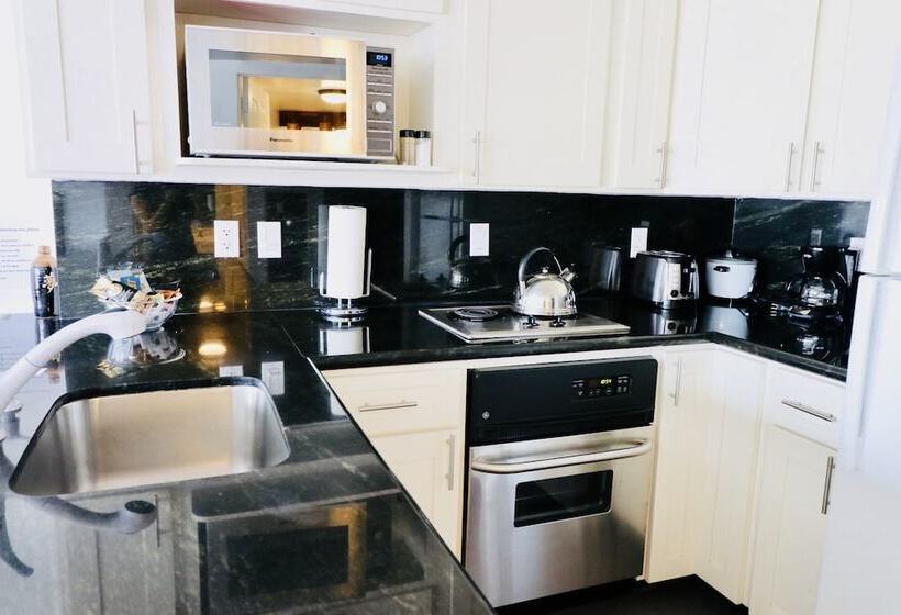 Ilikai Hotel Condo With Kitchen And Ocean View