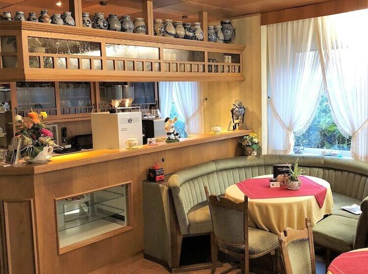 פנסיון Cafe Best Gaestezimmer