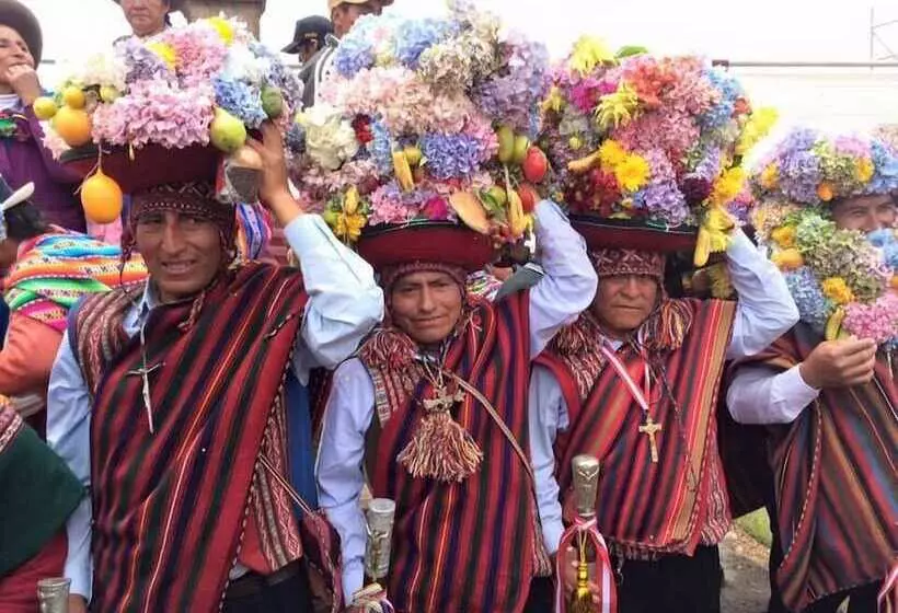 ペンション Munay Tika Family House