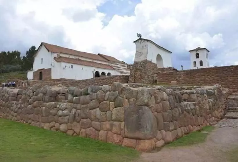 ペンション Munay Tika Family House