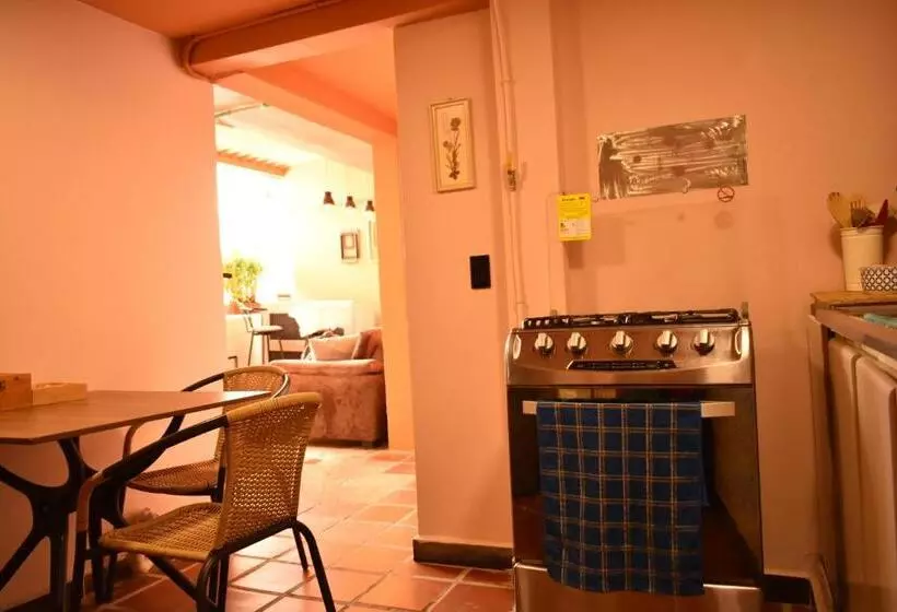 ユースホステル Hostal Casa Primavera