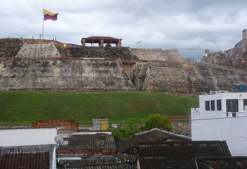 Hostel Mirador Del Castillo